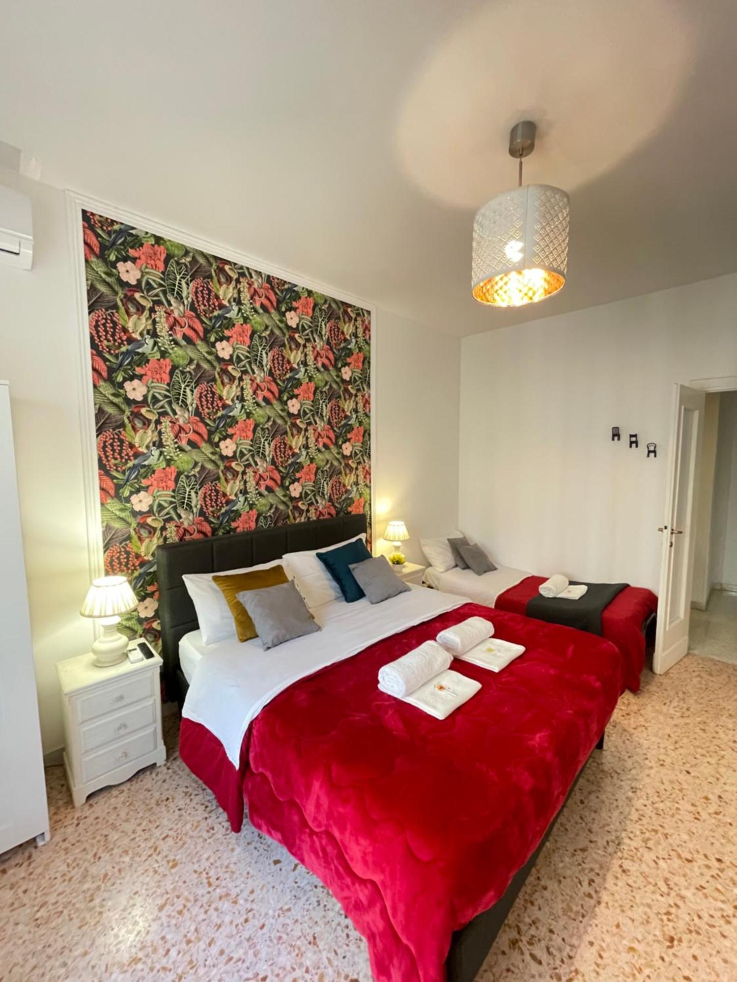 Forty1 Apartment Near Metro Cipro Rom Exterior foto
