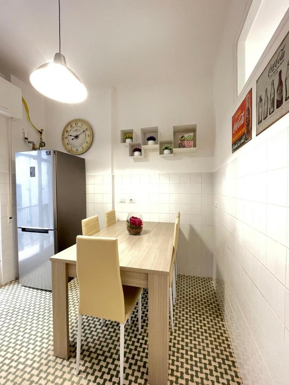 Forty1 Apartment Near Metro Cipro Rom Exterior foto