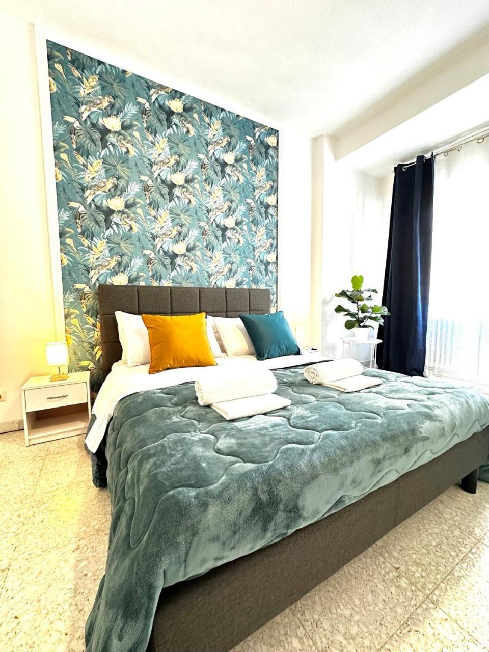 Forty1 Apartment Near Metro Cipro Rom Exterior foto